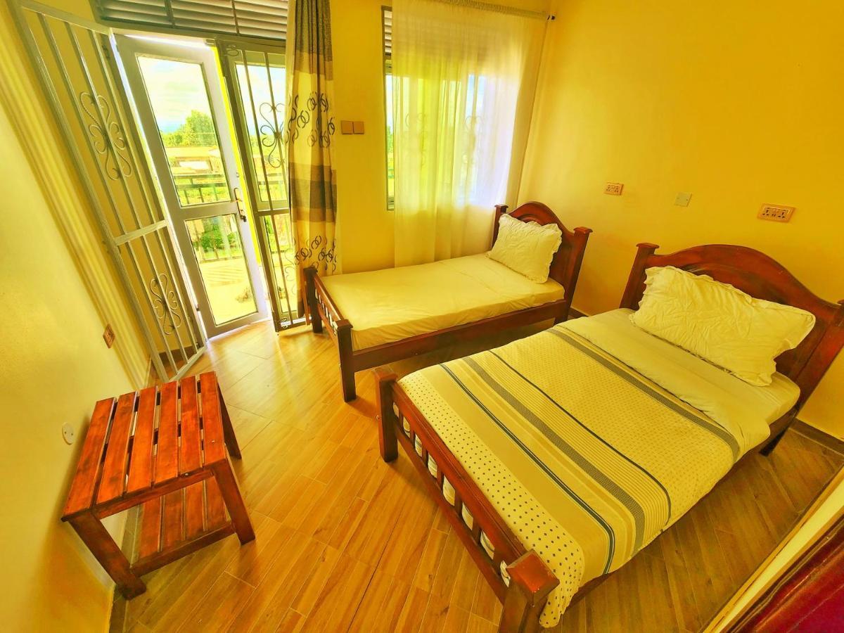 Lights Of Kazinga Orphanage And Homestay Rubirizi Room photo